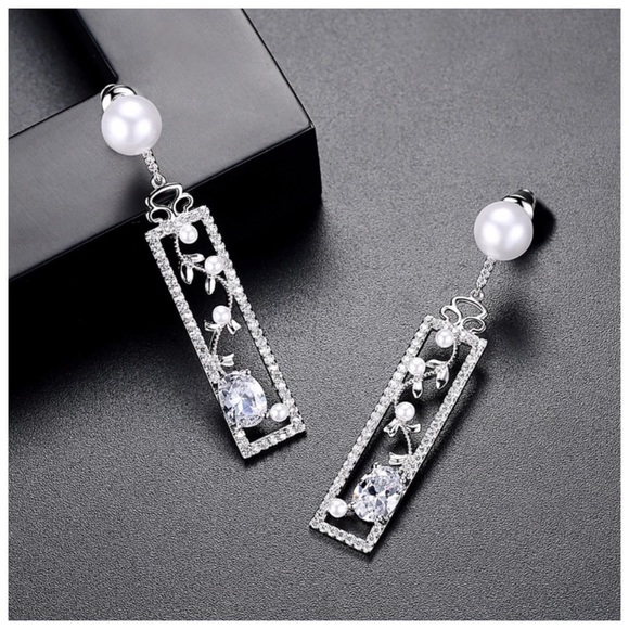 🎁 Swarovski Crystals The Kylnn Floating Earrings - Picture 2 of 3